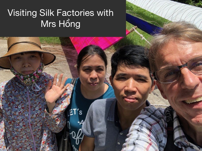 Hong is a Silk scarf factory expert